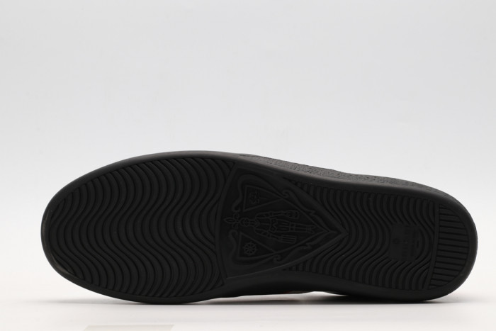 G*u*i low-top sneaker